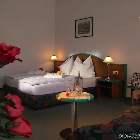 Akzent Zur Post Otel 4*