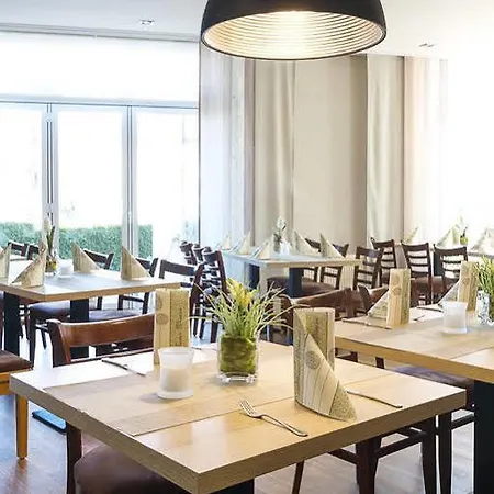 Hotel Akzent Zur Post 4*