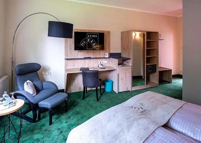 Hotel Akzent Zur Post 4*