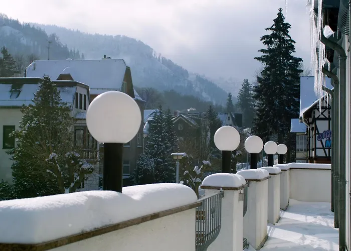 Akzent Zur Post 타바르즈