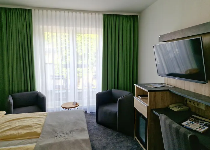 Hotel Akzent Zur Post 4*